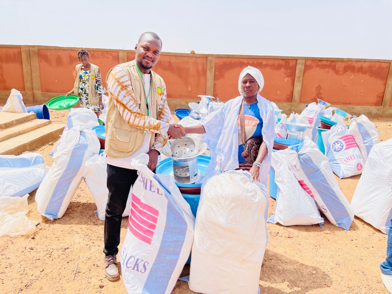 𝐉𝐨𝐮𝐫𝐧𝐞́𝐞 𝐦𝐨𝐧𝐝𝐢𝐚𝐥𝐞 𝐝𝐞𝐬 𝐎𝐍𝐆 : 𝐒𝐎𝐋𝐈𝐃𝐄𝐕, 𝐟𝐢𝐞𝐫𝐭𝐞́ 𝐧𝐚𝐭𝐢𝐨𝐧𝐚𝐥𝐞 : + 𝟒𝟎 𝐚𝐧𝐬 𝐝𝐞 𝐬𝐨𝐥𝐢𝐝𝐚𝐫𝐢𝐭𝐞́ 𝐚𝐮 𝐬𝐞𝐫𝐯𝐢𝐜𝐞 𝐝𝐮 𝐁𝐮𝐫𝐤𝐢𝐧𝐚 𝐅𝐚𝐬𝐨